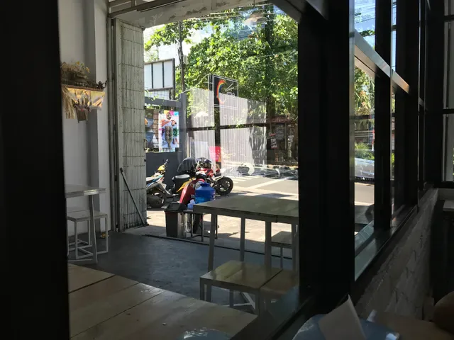Likelike Coffee & Eatery