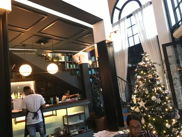 The Junction House - Cafe & Restaurant Seminyak
