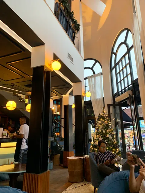 The Junction House - Cafe & Restaurant Seminyak