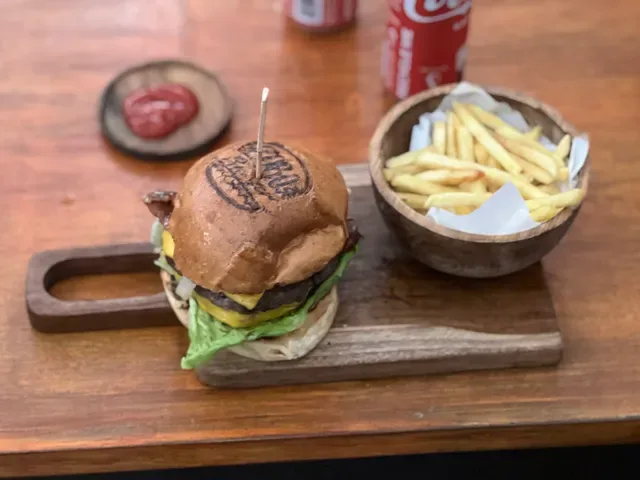 2080 Burger