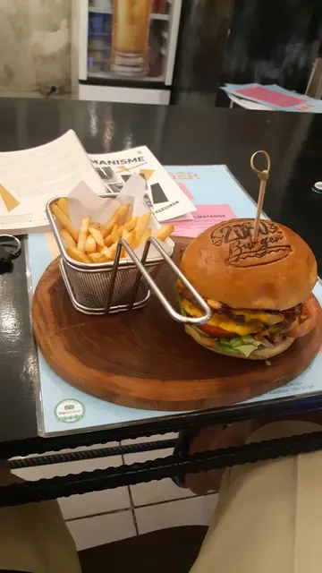 2080 Burger