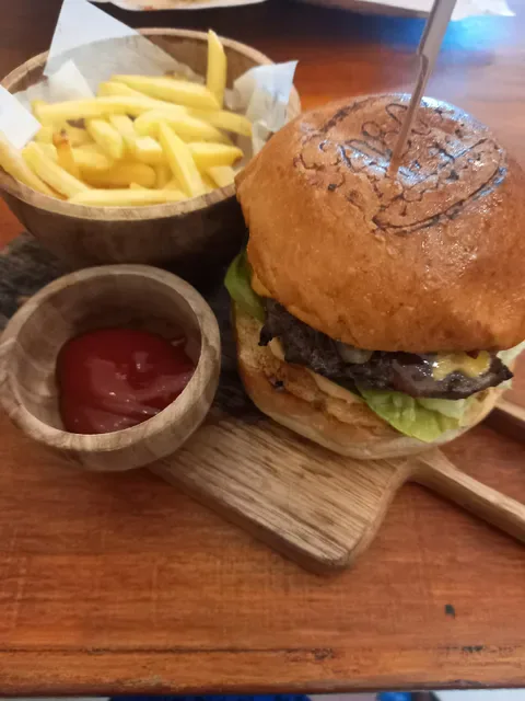 2080 Burger