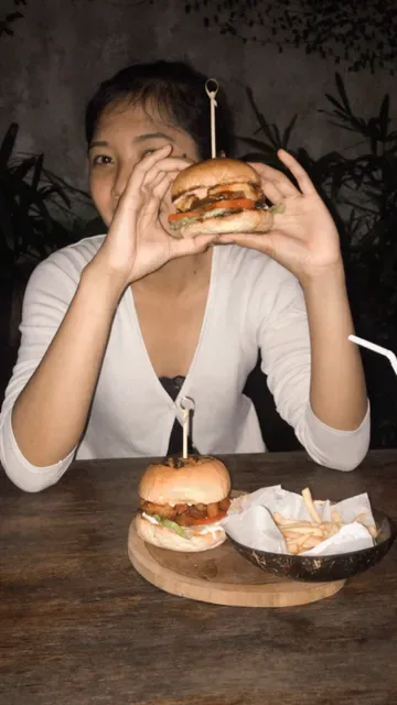 2080 Burger
