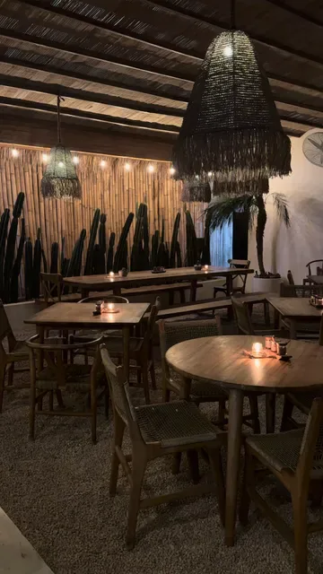 Bambu Cafe & Restaurant