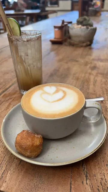 Bambu Cafe & Restaurant