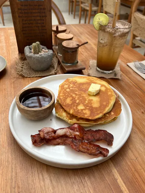 Bambu Cafe & Restaurant