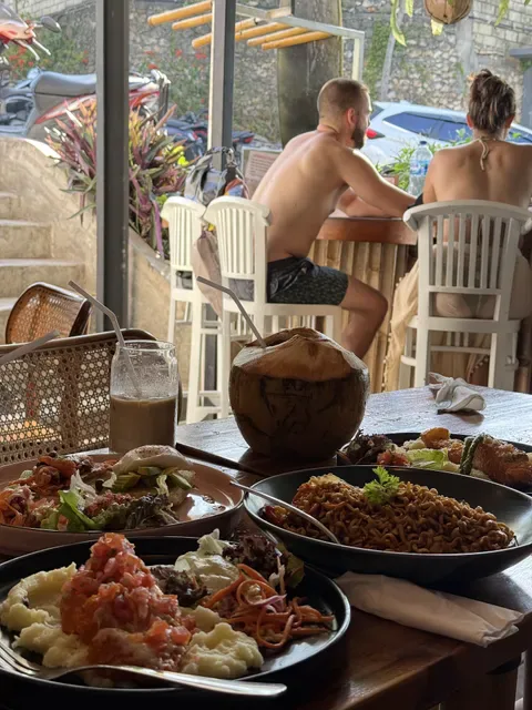 Brunch Station Uluwatu - Cafe & Restaurant