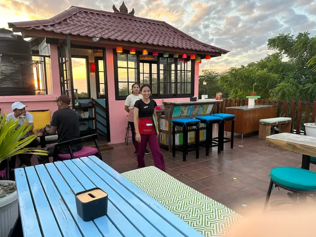 Cachos Bingin Mexican Restaurant