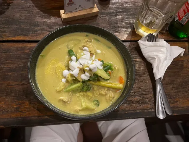 Cempaka cafe and Homestay