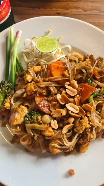 Cempaka cafe and Homestay