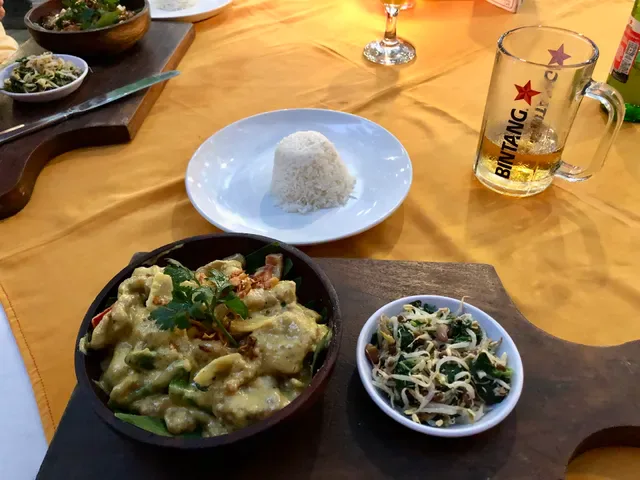 Cockatoo International Bar & Restaurant Nusa Dua
