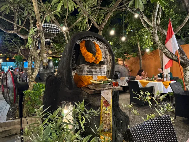 Cockatoo International Bar & Restaurant Nusa Dua