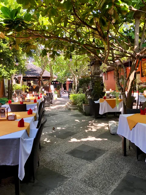 Cockatoo International Bar & Restaurant Nusa Dua