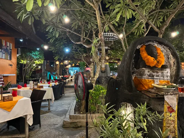 Cockatoo International Bar & Restaurant Nusa Dua
