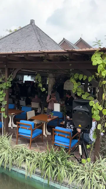 Colabo Cafe - Breakfast and Brunch Spot