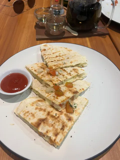 D'jali Cafe & Eatery