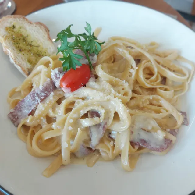 D'jali Cafe & Eatery