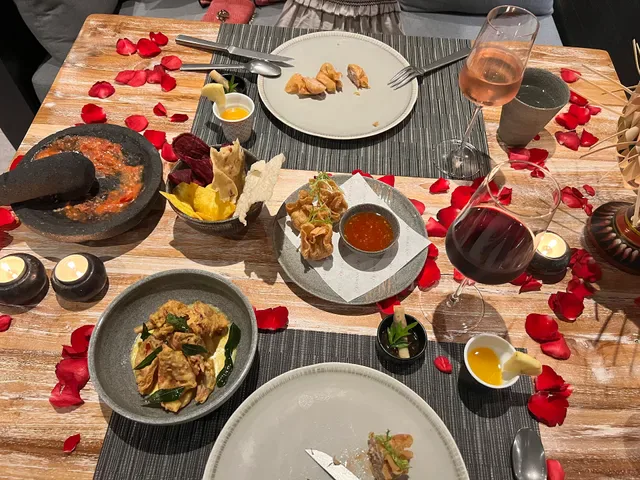 Double Ikat Restaurant