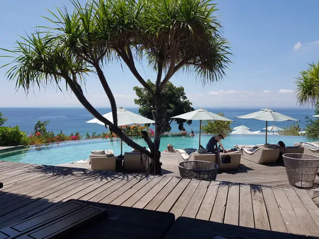 Dugong Restaurant, Bar & Lounge