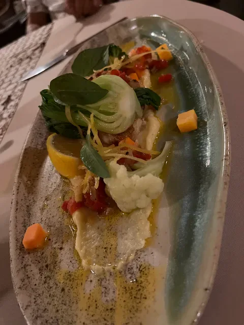 Dugong Restaurant, Bar & Lounge