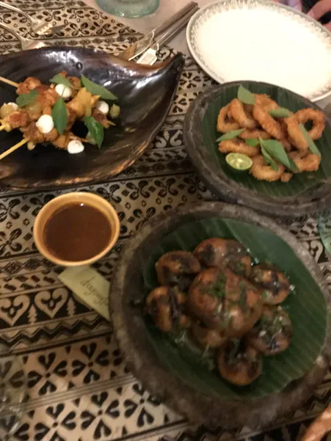 Dugong Restaurant, Bar & Lounge