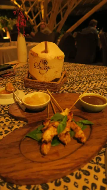 Dugong Restaurant, Bar & Lounge