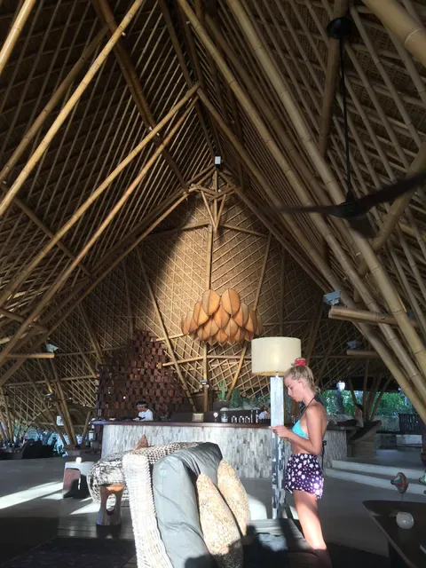 Dugong Restaurant, Bar & Lounge