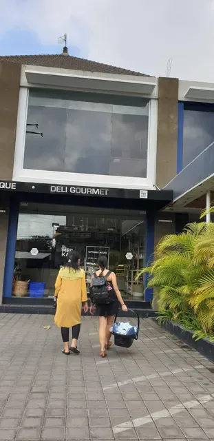 El Merkat Bali