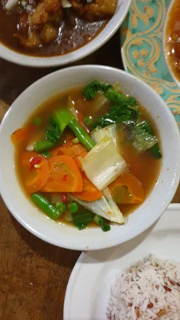 Giridhari Vegan & Vegetarian