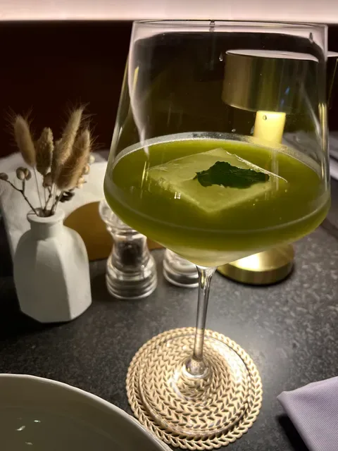 HEDONIST SPACE restaurant | lounge | bar