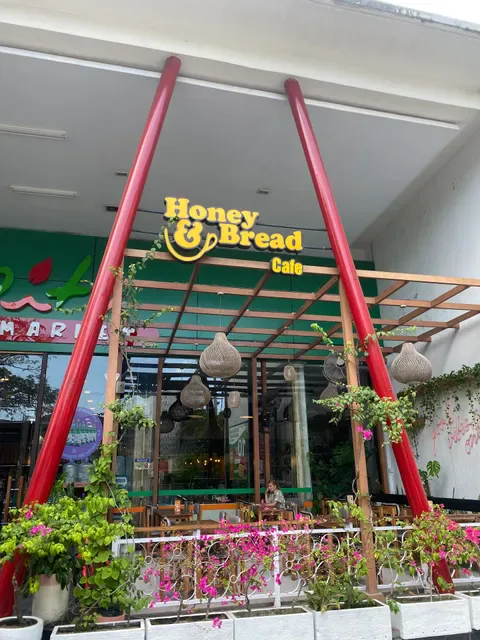 Honey & Bread Cafe