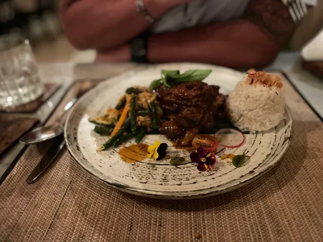 Kayumanis Resto Jimbaran