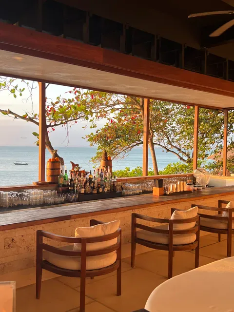 Kisik Seafood Bar and Grill