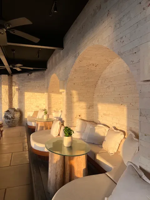 Kisik Seafood Bar and Grill