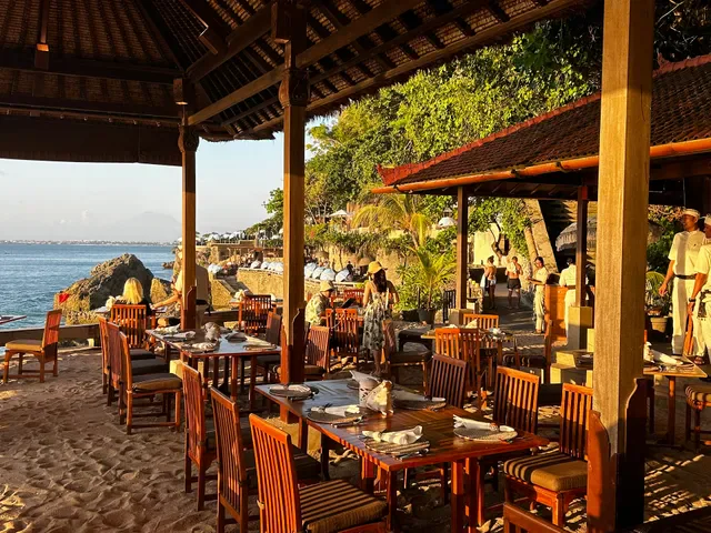 Kisik Seafood Bar and Grill