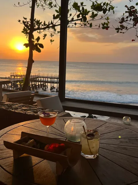 Kisik Seafood Bar and Grill