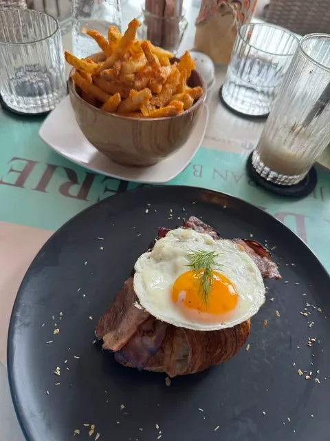 La Brasserie" by Melting wok