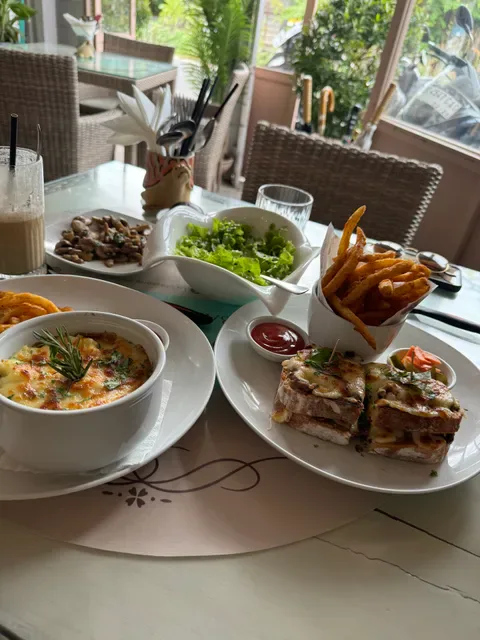 La Brasserie" by Melting wok