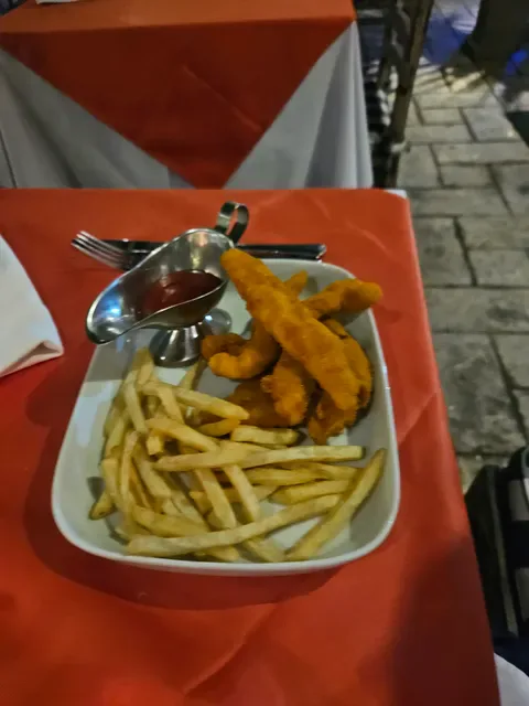 Laguna Garden Restaurant Pantai Mengiat