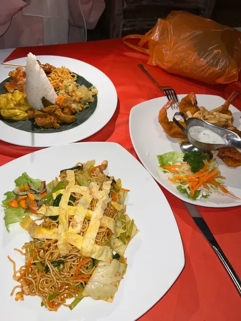 Laguna Garden Restaurant Pantai Mengiat