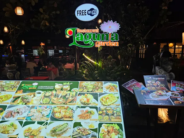 Laguna Garden Restaurant Pantai Mengiat