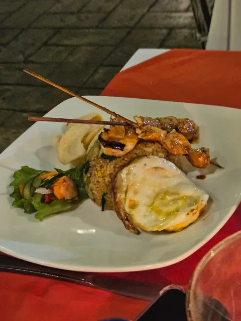 Laguna Garden Restaurant Pantai Mengiat