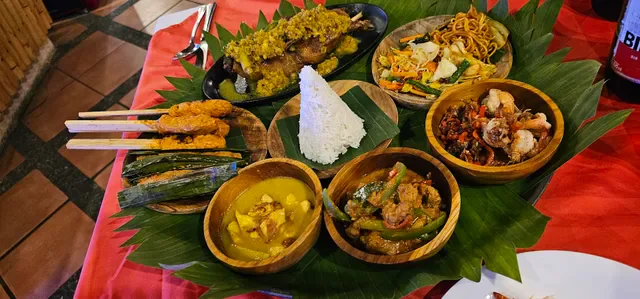 Laguna Garden Restaurant Pantai Mengiat