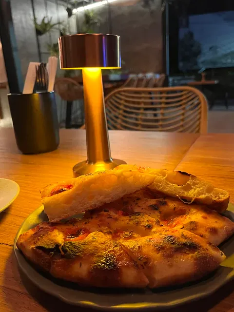Lit Pizza