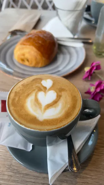 Lucid Cafe Bali