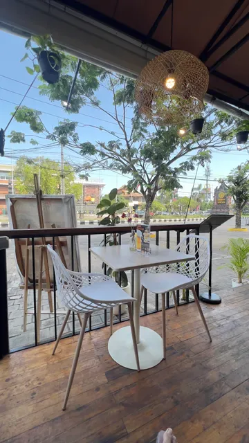 Lucid Cafe Bali