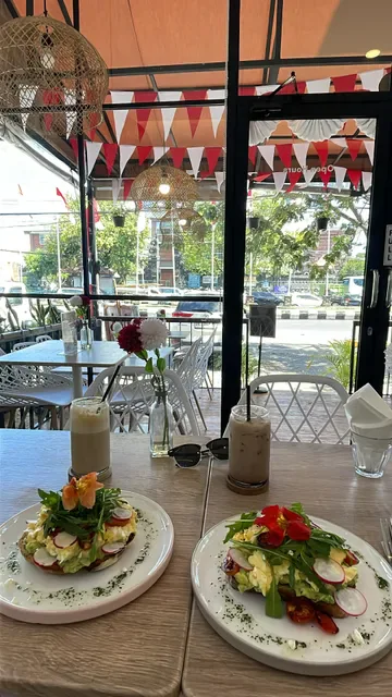 Lucid Cafe Bali