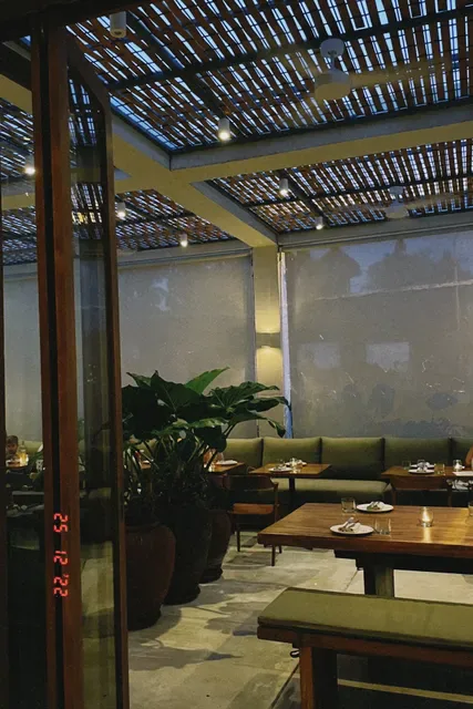 MASONRY. Restaurant Uluwatu