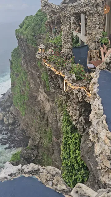 Malini Uluwatu - SEAFOOD & SUNSET