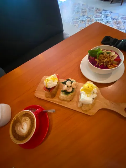 MAMA KRISNA 2 - COFFEE & KITCHEN, BREAKFAST, LUNCH & DINNER